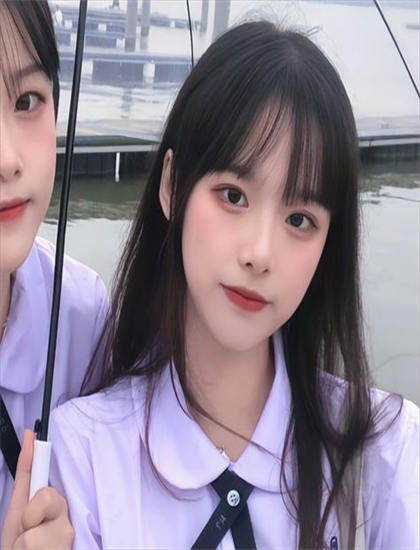 娇妻玩4P被三个男人伺候电影_五月中文_凌晨三点3免费观看www